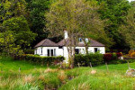 Pitstruan Cottage & Stream